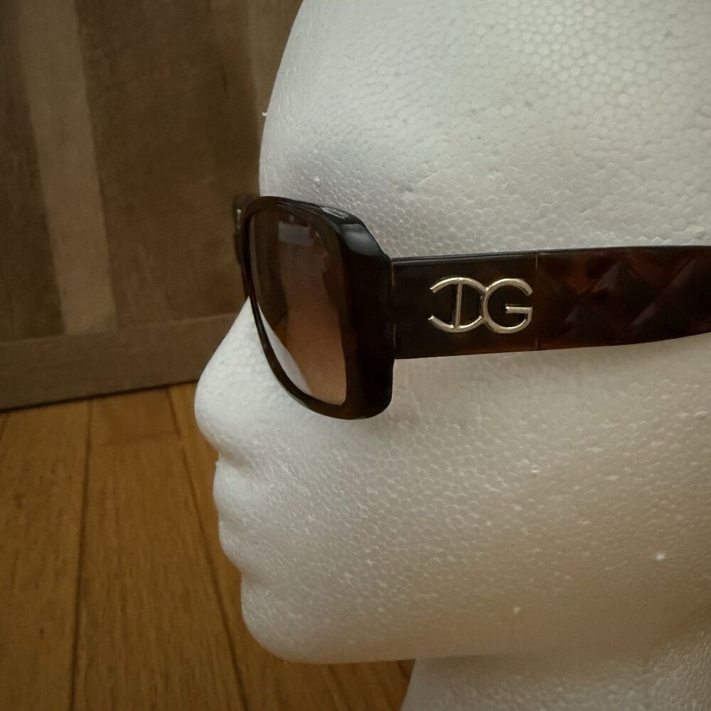Vtg Dolce & Gabbana Women’s Sunglasses Diamond Textured Arms Tortoiseshell - Picture 2 of 8